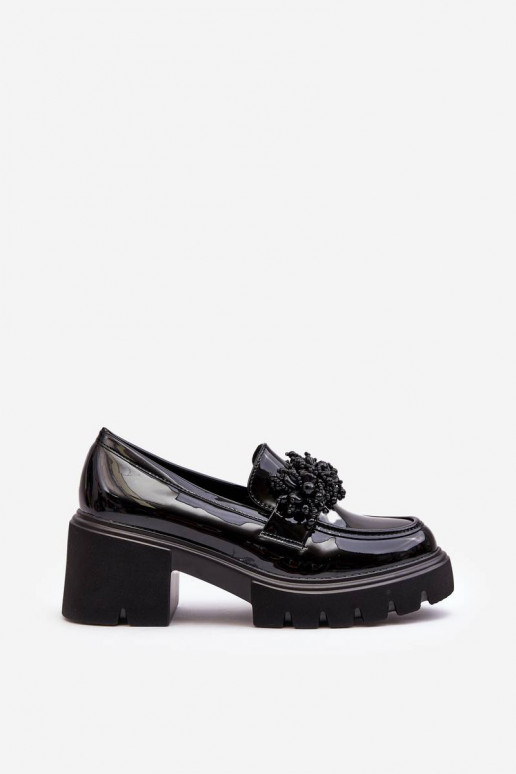 Chaussures en cuir verni pour femmes avec ornements de couleur noire Renesma