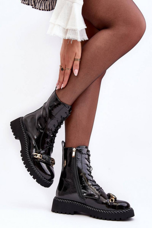 Bottines laquées avec ornements en noir S.Barski