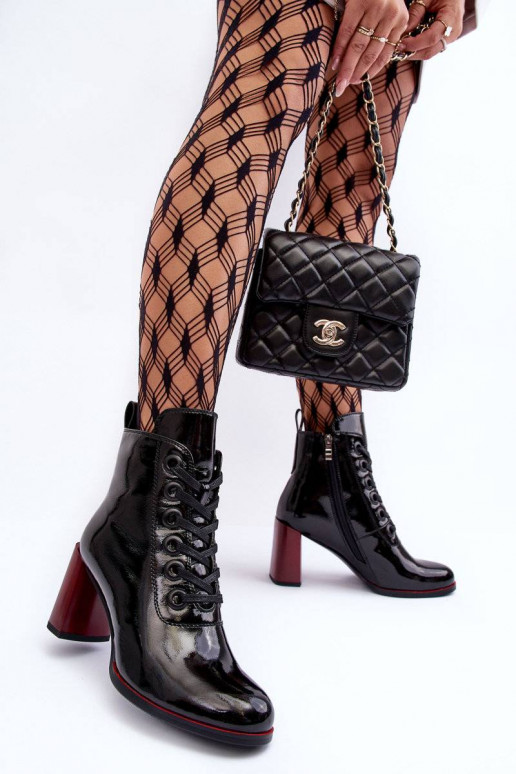 Bottines à lacets et talons effet verni noir S.Barski