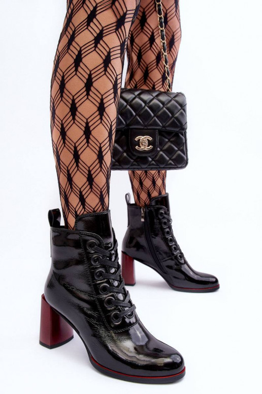 Bottines à lacets et talons effet verni noir S.Barski
