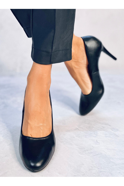Chaussures classiques de couleur noire LINDY BLACK