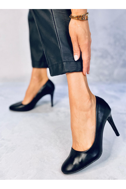 Chaussures classiques de couleur noire LINDY BLACK