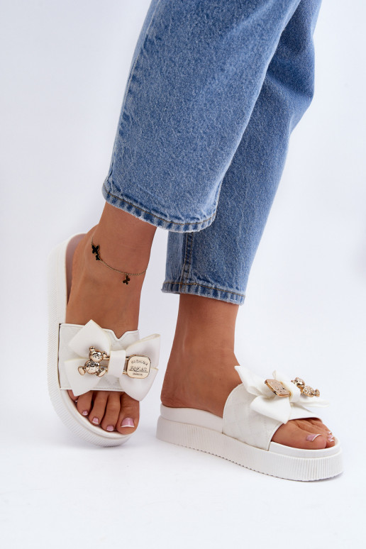 Chaussons avec rubans de couleur blanche Katterina