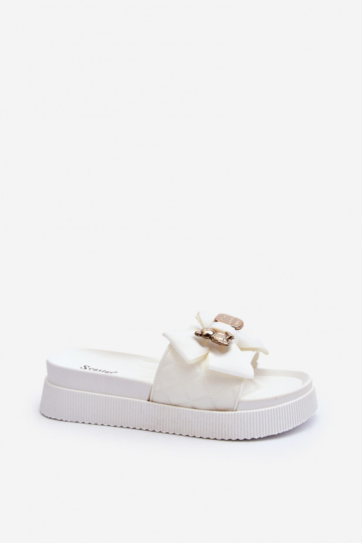 Chaussons avec rubans de couleur blanche Katterina