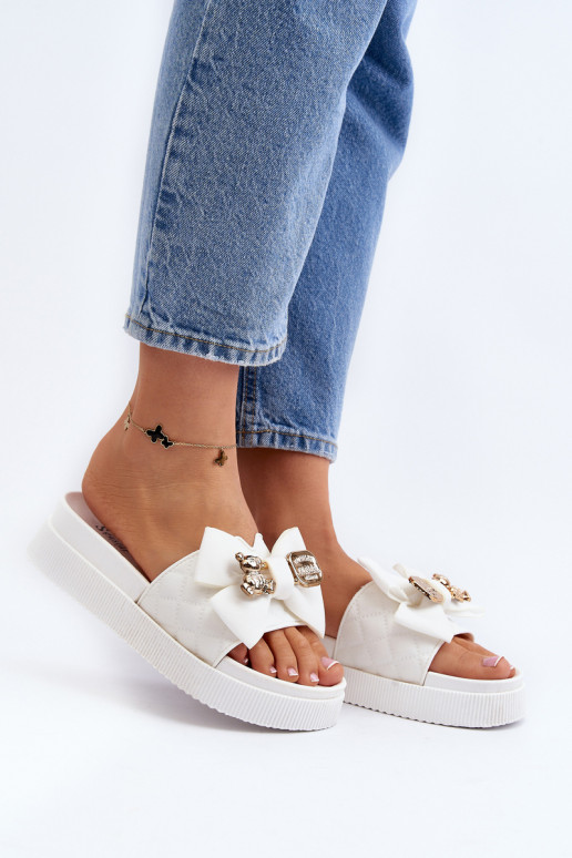 Chaussons avec rubans de couleur blanche Katterina