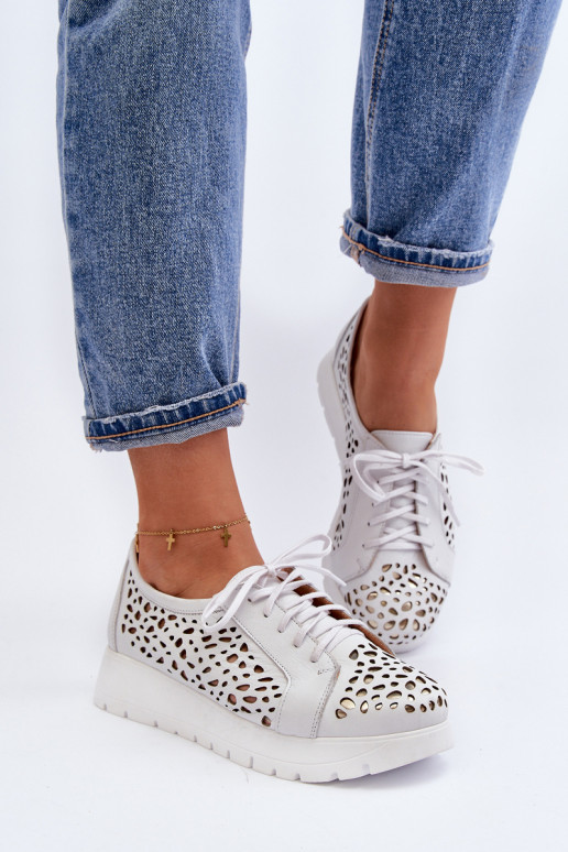 Chaussures avec éléments ajourés de... Chaussures avec éléments ajourés de...