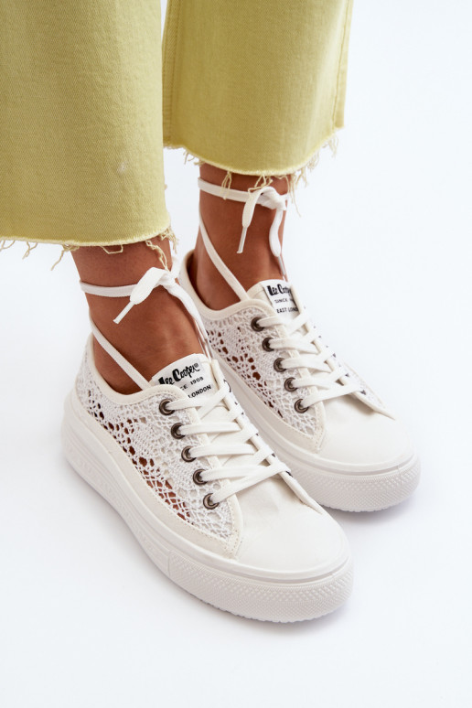 Chaussures de loisirs avec motifs en dentelle de couleur blanche Lee Cooper