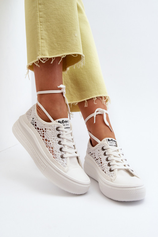 Chaussures de loisirs avec motifs en dentelle de couleur blanche Lee Cooper