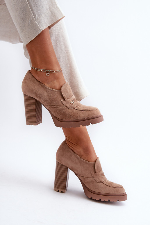 Chaussures en éco-daim à talons beige Larmaves