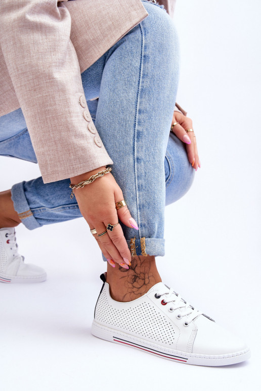 Chaussures de loisirs couleur blanc... Chaussures de loisirs couleur blanc...