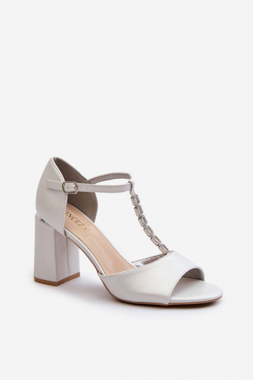 Élégants talons hauts en daim avec...