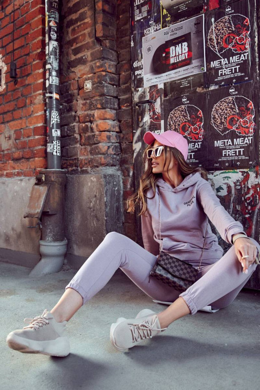 Chaussures sportives du modèle de... Chaussures sportives du modèle de...