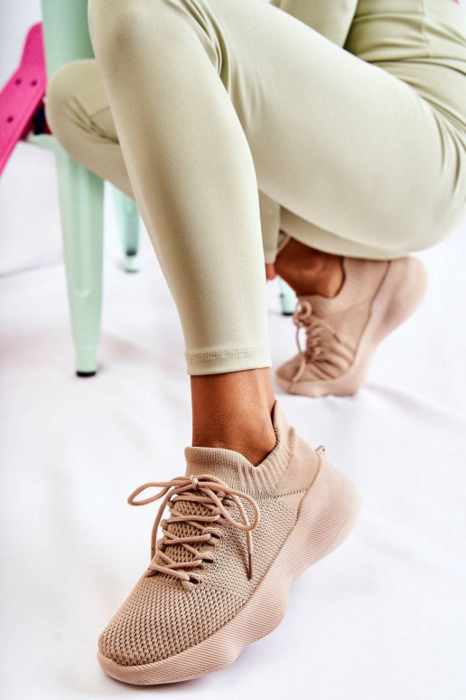 Chaussures sportives du modèle de résistance en couleur beige Dalmiro