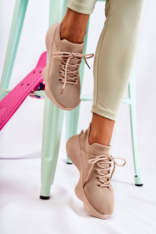 Chaussures sportives du modèle de résistance en couleur beige Dalmiro
