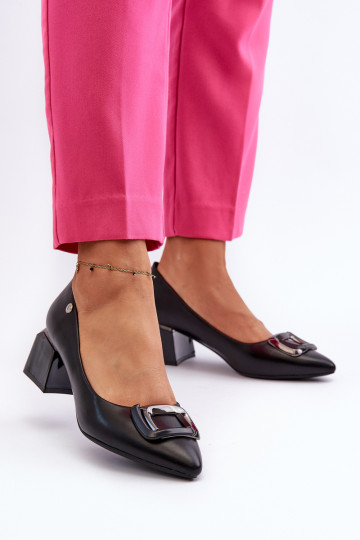 Chaussures à talons avec ornements de couleur noire Sarala