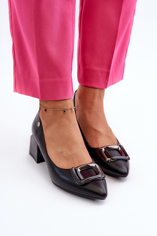 Chaussures à talons avec ornements de couleur noire Sarala
