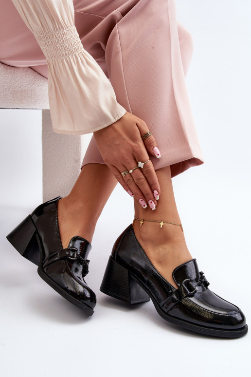 Chaussures laquées à talons de... Chaussures laquées à talons de...