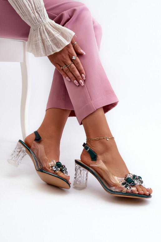Sandales transparentes à talons avec de beaux détails en vert D&A