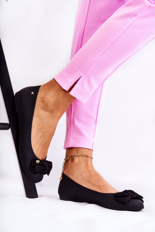Ballerines en caoutchouc avec rubans de couleur noire Fergie