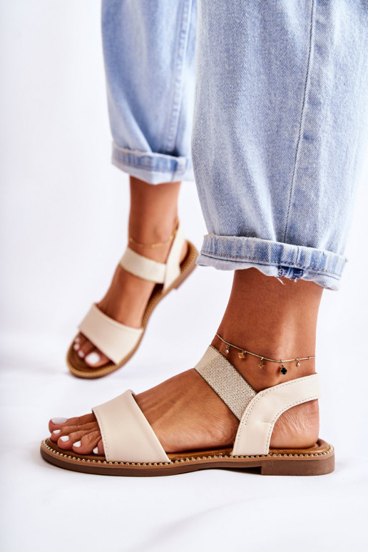 Sandales d'un modèle classique à... Sandales d'un modèle classique à...