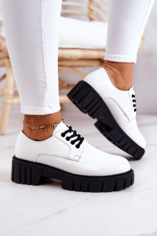 Chaussures à la mode avec effet laqué La.Fi couleur blanche Hallie