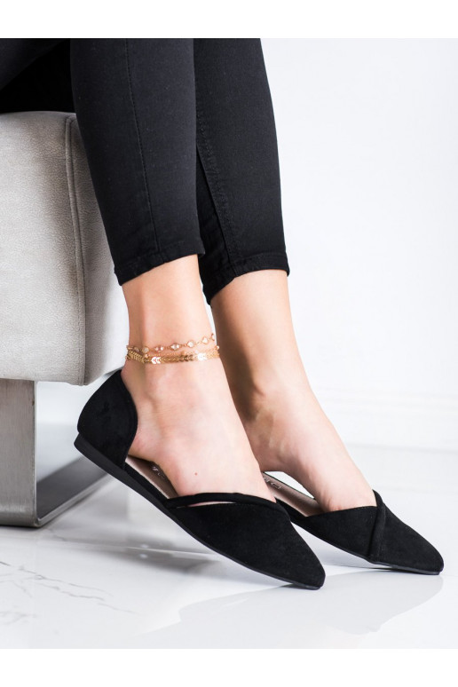 Ballerines en daim avec éléments de design découpés