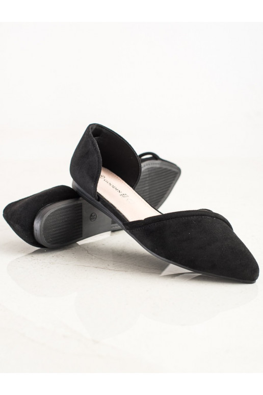 Ballerines en daim avec éléments de design découpés