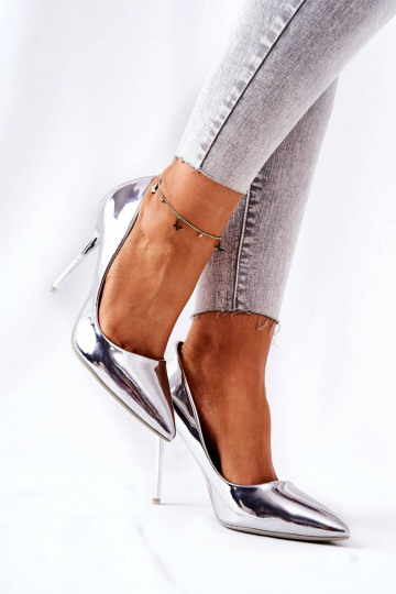 Chaussures à talons hauts...