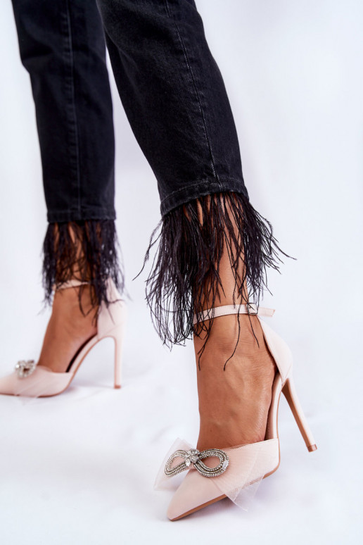 Chaussures style élégant à talons... Chaussures style élégant à talons...