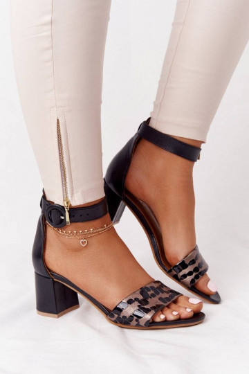 Sandales à talons élégantes...