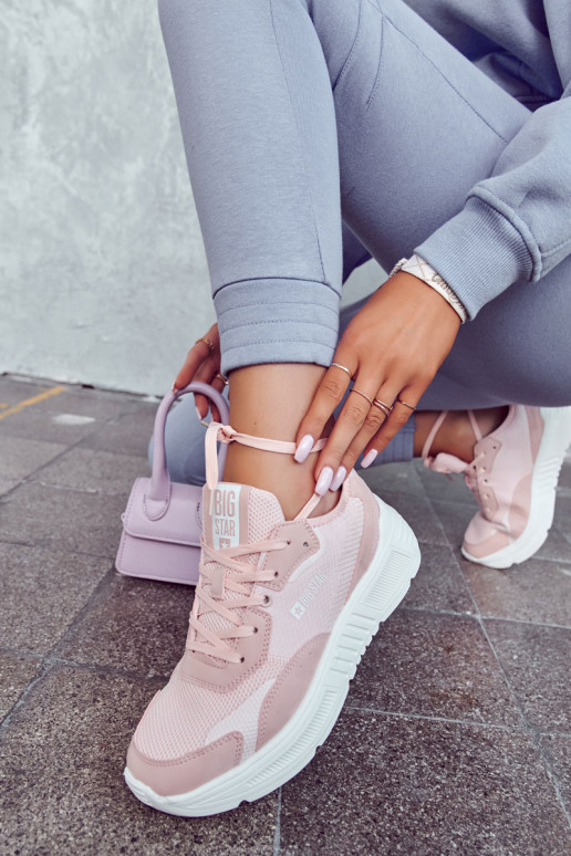 Baskets à la mode modèle chaussures... Baskets à la mode modèle chaussures...