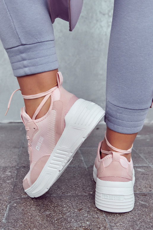 Baskets à la mode modèle chaussures... Baskets à la mode modèle chaussures...