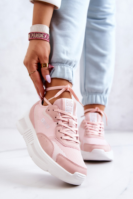 Baskets à la mode modèle chaussures... Baskets à la mode modèle chaussures...