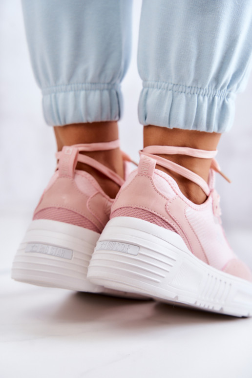 Baskets à la mode modèle chaussures... Baskets à la mode modèle chaussures...