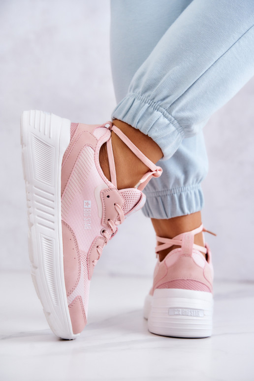 Baskets à la mode modèle chaussures... Baskets à la mode modèle chaussures...