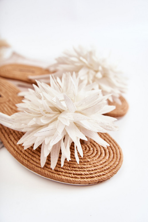 Chaussons légers de couleur blanche d'Eviana