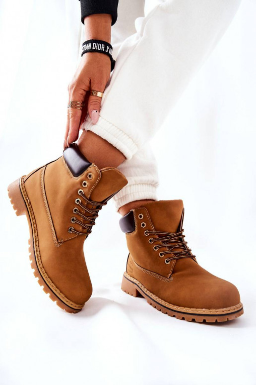 Les chaussures sont réchauffées beige Crush