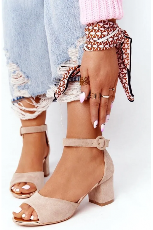 Sandales à talons pour femmes beige... Sandales à talons pour femmes beige...