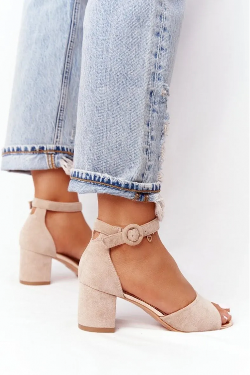 Sandales à talons pour femmes beige... Sandales à talons pour femmes beige...