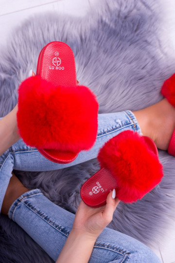 Chaussons en caoutchouc rouge avec fourrure 2