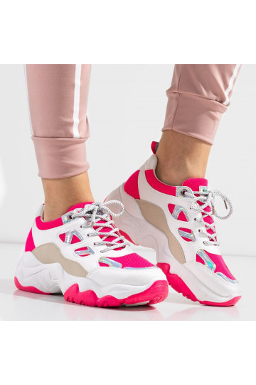 Chaussures modèle baskets...