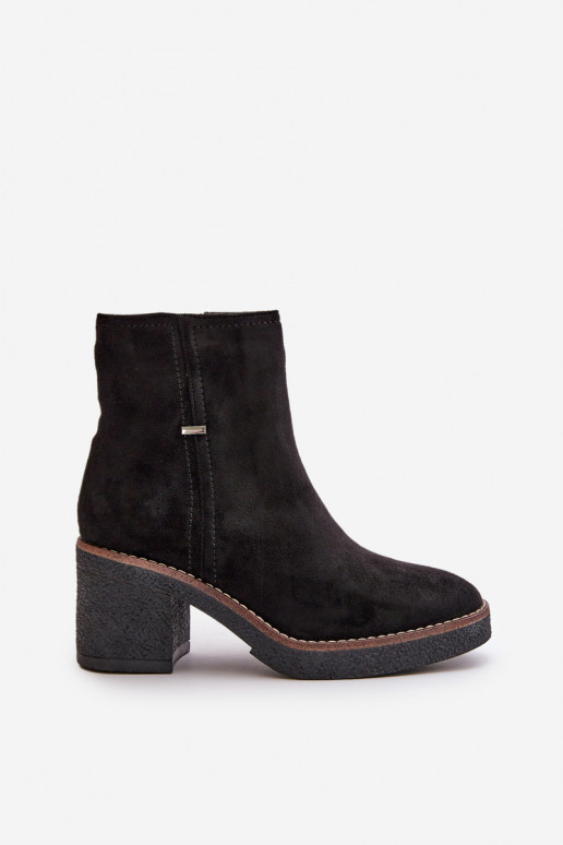 Bottes avec chauffage à l intérieur en daim écologiqueoÀe couleur noire Arkesia Bottes avec chauffage à l intérieur en daim écologiqueoÀe couleur noire Arkesia