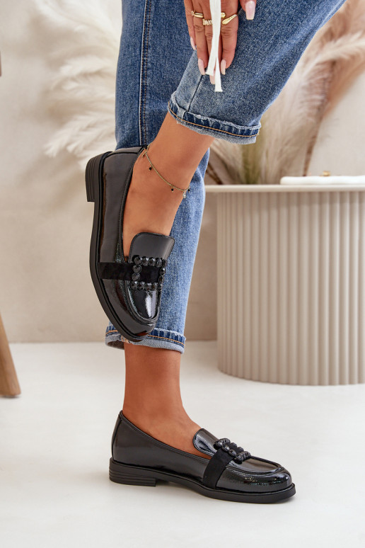 Mocassins laqués Féminin avec des ornements couleur noire Vinceza 58389 Mocassins laqués Féminin avec des ornements couleur noire Vinceza 58389