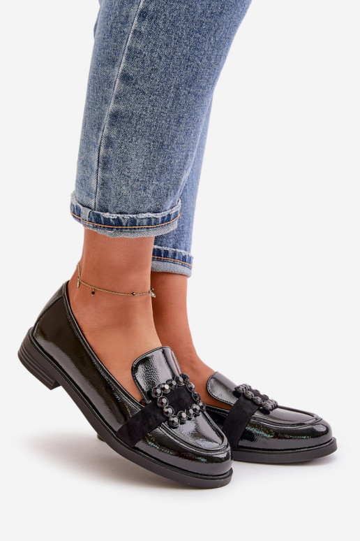 Mocassins laqués Féminin avec des ornements couleur noire Vinceza 58389 Mocassins laqués Féminin avec des ornements couleur noire Vinceza 58389