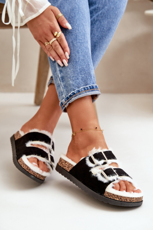 Féminin Chaussons Chaussons avec boucles et un manteau de fourrure couleur noire Ezilena Féminin Chaussons Chaussons avec boucles et un manteau de fourrure couleur noire Ezilena