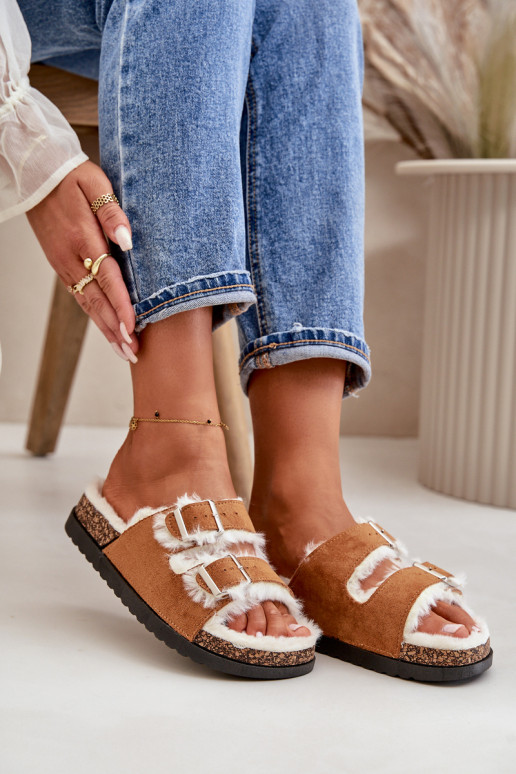 Féminin Chaussons Chaussons avec boucles et un manteau de fourrure marron Ezilena Féminin Chaussons Chaussons avec boucles et un manteau de fourrure marron Ezilena