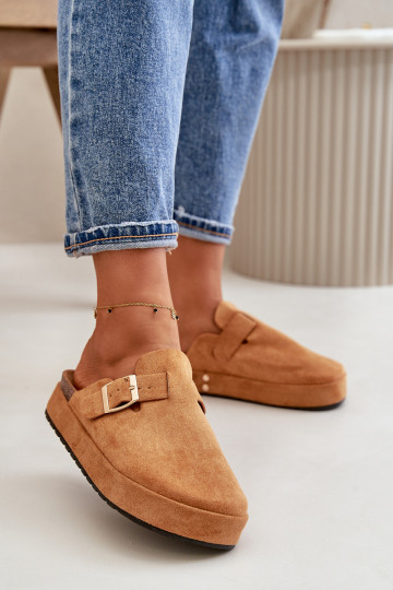 Féminin Chaussons Sabots avec une plateforme avec boucles dorées marron Terilaina