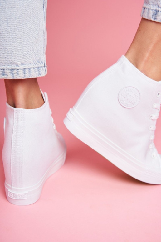 Baskets modèle chaussures Big Star couleur blanche FF274A192