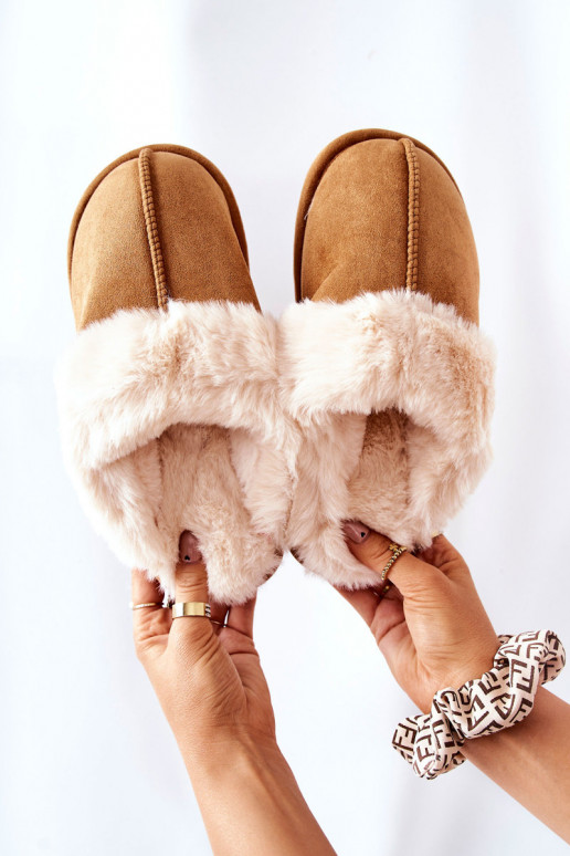 Chaussons avec fourrure de couleur marron Pinky