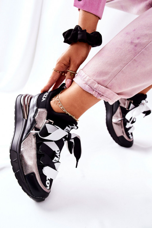Chaussures style sport Baskets modèle chaussures Couleur noir et argent Dexla Chaussures style sport Baskets modèle chaussures Couleur noir et argent Dexla